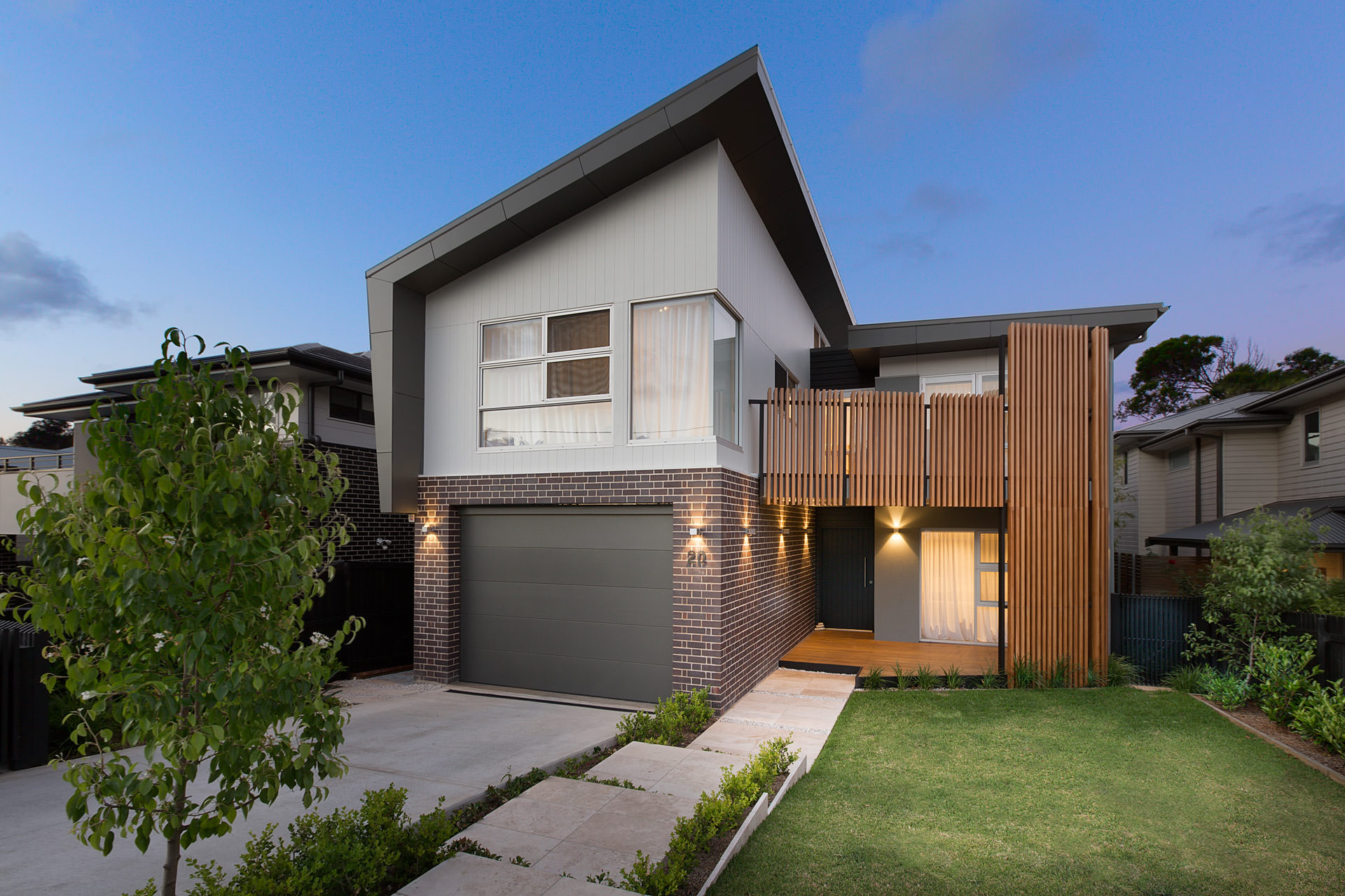 20 Stewart Ave Curl Curl Front View