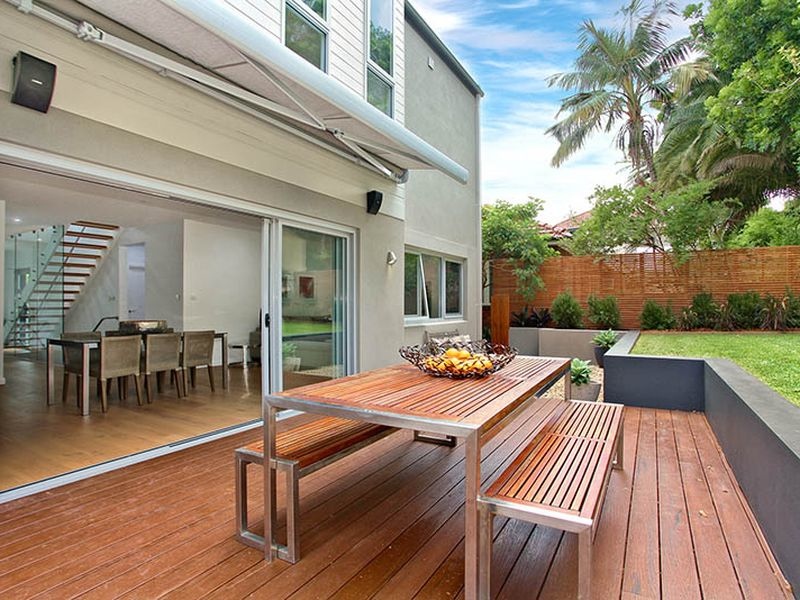 52 Sunnyside After Outdoor Entertaining Yard