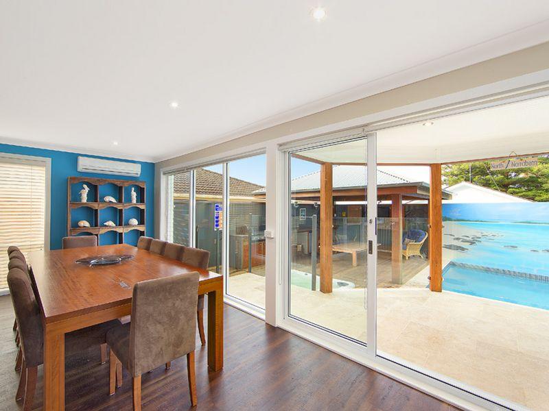 52 Wimbolden Ave Living